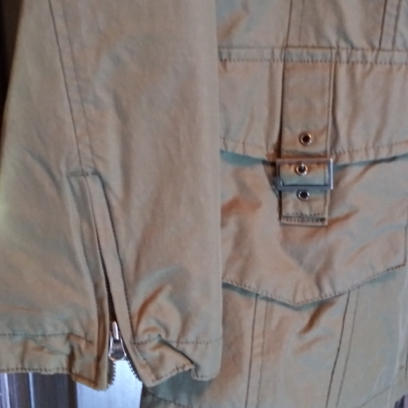 Rain Coat - Picture 4 of 8